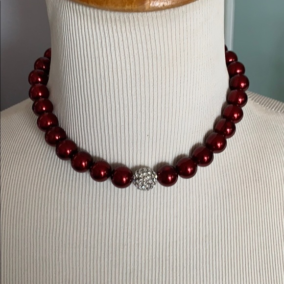 Jewelry - Bead necklace with main cubic zirconia diamond